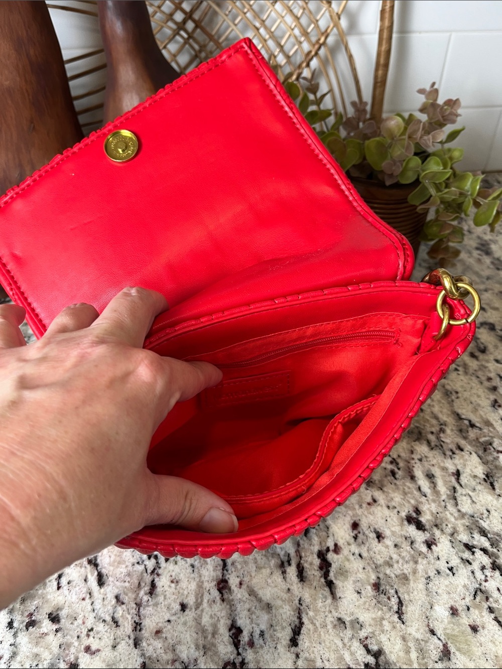 Montana West Red Quilted Shoulder Bag with Gold Chain - Picture 6 of 10